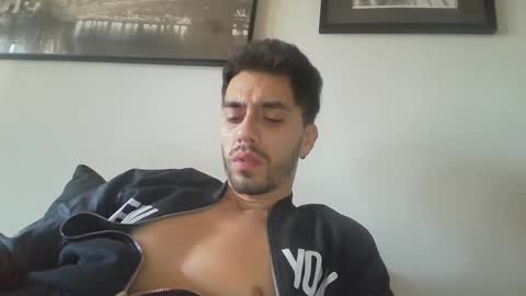 Snapshot of jeanpierbello7 chatting on March 10, 2:26 pm jean pier bello Silva online show from March 10, 2:26 pm