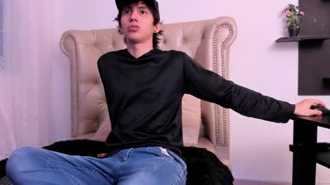 jeanram018 online show from March 5, 11:38 am