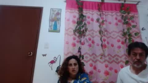 Snapshot of jeans_and_emma chatting on March 10, 1:34 am jeans_and_emma online show from March 10, 1:34 am