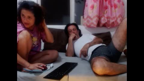 Snapshot of jeans_and_emma chatting on September 12, 12:22 am jeans_and_emma online show from September 12, 12:22 am