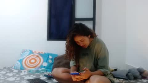 Snapshot of jeans_and_emma chatting on September 24, 12:03 am jeans_and_emma online show from September 24, 12:03 am