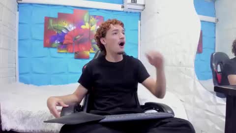 Snapshot of jeantompson chatting on February 11, 7:19 pm Juan Tompson online show from February 11, 7:19 pm