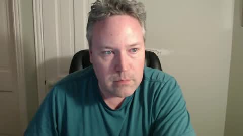 Snapshot of jeb5150 chatting on December 8, 4:57 am JE online show from December 8, 4:57 am