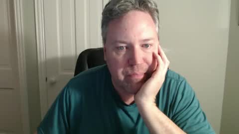 Snapshot of jeb5150 chatting on December 18, 5:48 am JE online show from December 18, 5:48 am