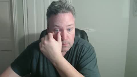 Snapshot of jeb5150 chatting on October 23, 3:06 am JE online show from October 23, 3:06 am