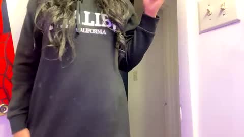 Snapshot of jeddahdolly chatting on February 3, 10:54 pm jeddahdolly online show from February 3, 10:54 pm