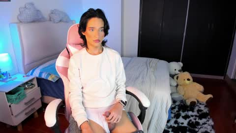  J E V D  online show from March 27, 9:53 am