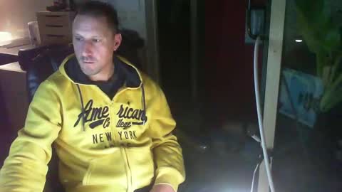 Snapshot of jef74700 chatting on December 20, 4:09 am Jrme online show from December 20, 4:09 am