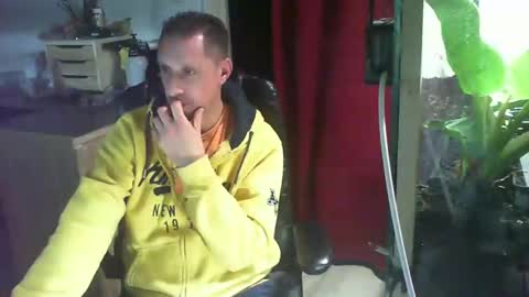 Snapshot of jef74700 chatting on December 22, 7:00 am Jrme online show from December 22, 7:00 am