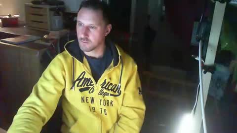 Snapshot of jef74700 chatting on January 6, 4:47 am Jrme online show from January 6, 4:47 am