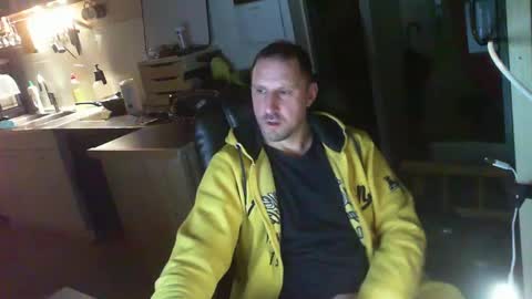 Snapshot of jef74700 chatting on February 5, 4:06 am Jrme online show from February 5, 4:06 am