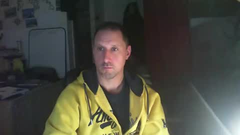 Snapshot of jef74700 chatting on February 15, 3:31 am Jrme online show from February 15, 3:31 am