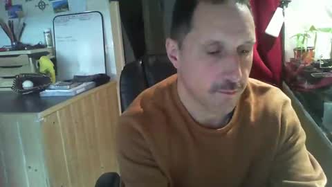 Snapshot of jef74700 chatting on February 24, 6:49 am Jrme online show from February 24, 6:49 am