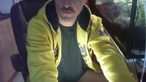 Snapshot of jef74700 chatting on March 8, 7:16 am Jrme online show from March 8, 7:16 am