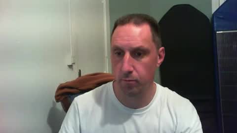 Snapshot of jef74700 chatting on February 24, 6:33 am Jrme online show from February 24, 6:33 am