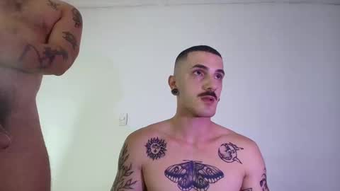 Snapshot of jeff_cube chatting on February 5, 9:29 pm Jeff and Mugi Independent model online show from February 5, 9:29 pm