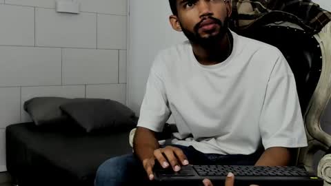 Snapshot of jeff_nick chatting on September 29, 11:26 am Jeff Nick online show from September 29, 11:26 am