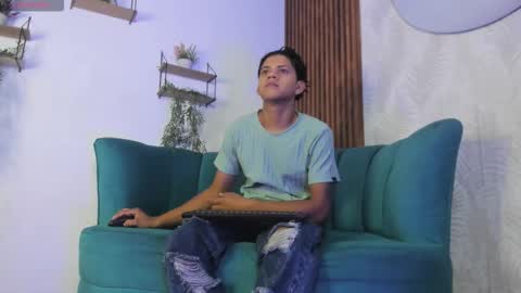 Snapshot of jeffry_wolvess chatting on February 19, 11:50 am Jeffry online show from February 19, 11:50 am