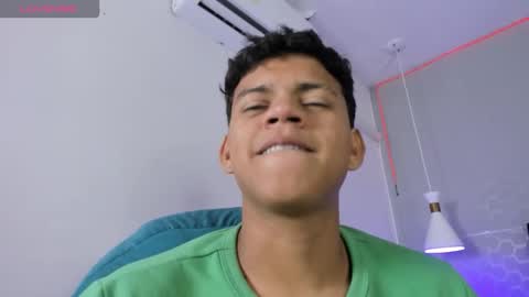 Snapshot of jeffry_wolvess chatting on February 28, 12:22 am Jeffry online show from February 28, 12:22 am