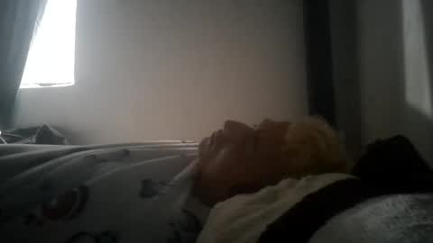 Snapshot of jeic_18 chatting on October 13, 12:27 pm jeic 18 online show from October 13, 12:27 pm