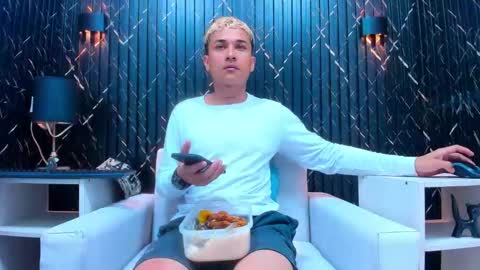 Snapshot of jeic_18 chatting on November 4, 7:13 pm jeic 18 online show from November 4, 7:13 pm