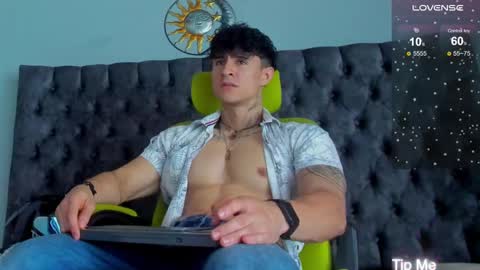 Snapshot of jeins_carter chatting on December 16, 5:00 pm JC online show from December 16, 5:00 pm