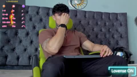 Snapshot of jeins_carter chatting on December 23, 4:50 pm JC online show from December 23, 4:50 pm