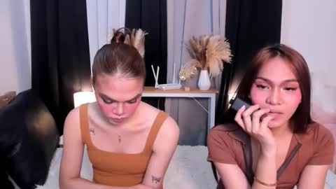 jelaimendoza13 online show from December 13, 7:53 pm