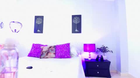 Jelany  online show from February 6, 10:24 pm