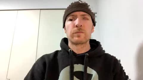 Snapshot of jem_boi_ chatting on February 11, 10:26 am jem_boi_ online show from February 11, 10:26 am