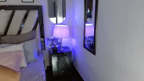 jen_rose_ online show from July 11, 9:38 pm