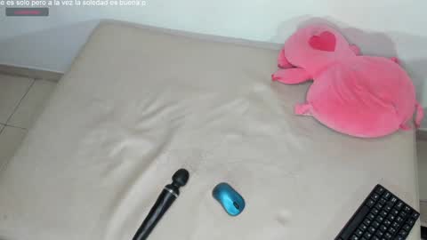 Snapshot of jenelotizz06 chatting on December 8, 3:45 pm Jenelotizz online show from December 8, 3:45 pm