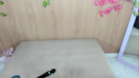 Jenelotizz online show from May 4, 12:50 am