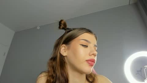 Dolly online show from January 5, 7:28 pm