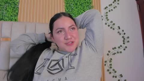 jeniferpowell_nm online show from April 6, 7:26 pm