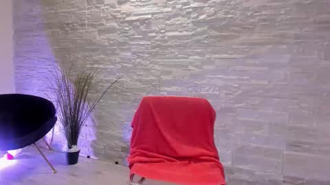 Jenifer  online show from March 30, 8:10 pm