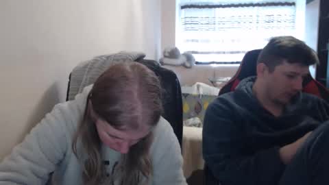 JenisAndPeter online show from December 16, 8:30 am