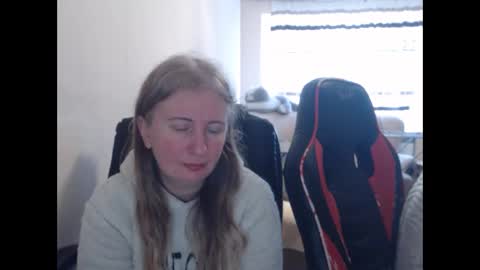 JenisAndPeter online show from February 19, 11:28 am