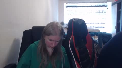 JenisAndPeter online show from March 25, 7:14 am