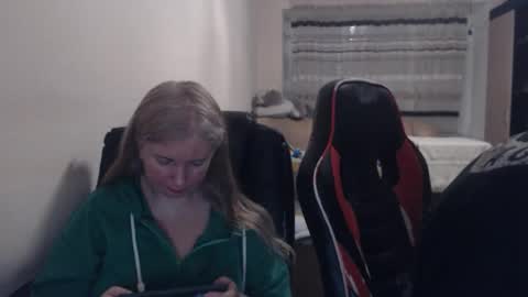 JenisAndPeter online show from April 17, 6:44 pm