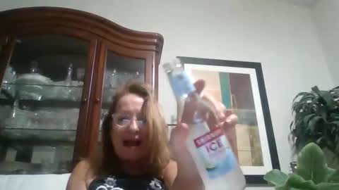 jenna197069 online show from April 27, 12:19 am