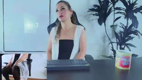  Call Me Jenna  online show from August 2, 3:27 am