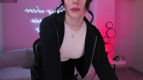 Jenna Olson  online show from April 16, 8:26 am