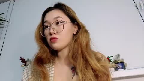 Snapshot of jennatyan chatting on December 4, 10:13 am JENNA online show from December 4, 10:13 am