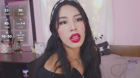 Jenner online show from April 15, 7:58 pm