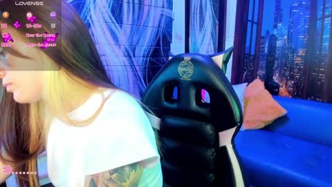Snapshot of jenni_arango chatting on December 4, 3:59 am Jenny online show from December 4, 3:59 am