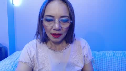 Snapshot of jennierosse chatting on January 12, 1:27 pm Jennie online show from January 12, 1:27 pm