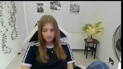 Karla online show from July 25, 1:19 pm