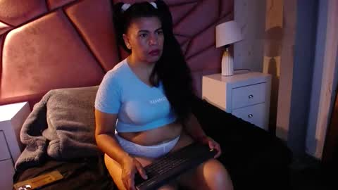 Snapshot of jennifer_0717 chatting on February 2, 11:42 am Jennifer online show from February 2, 11:42 am