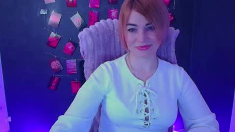 Snapshot of jennifer_cuttie chatting on April 20, 5:54 am Jennifer online show from April 20, 5:54 am